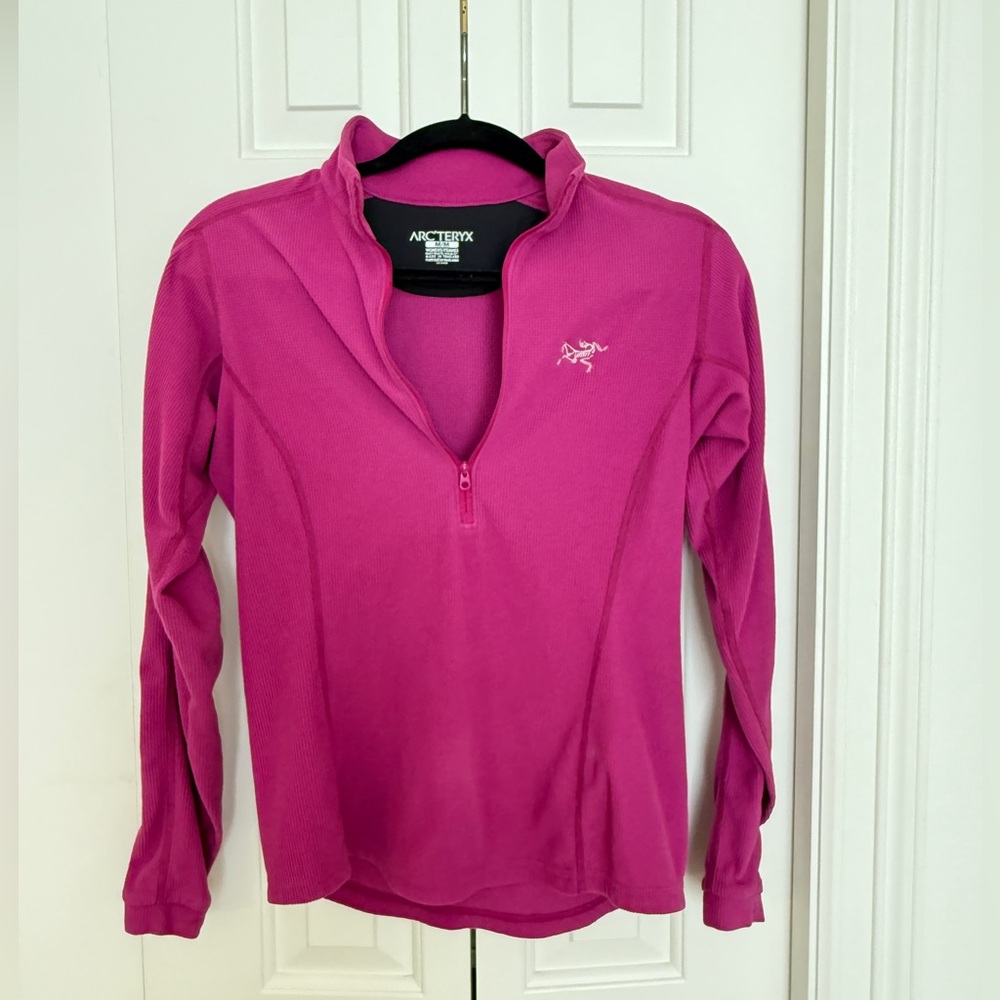 Arc'teryx Women's Pink Pullover Top